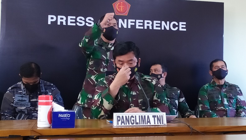 Kesedihan Mendalam di Wajah Panglima TNI saat Umumkan KRI-402 Tenggelam