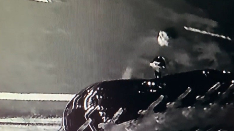 Terekam CCTV Spion Mobil Dicuri, Artis Ibnu Jamil: Si Maling Semoga Berkah Cepat Terkenal