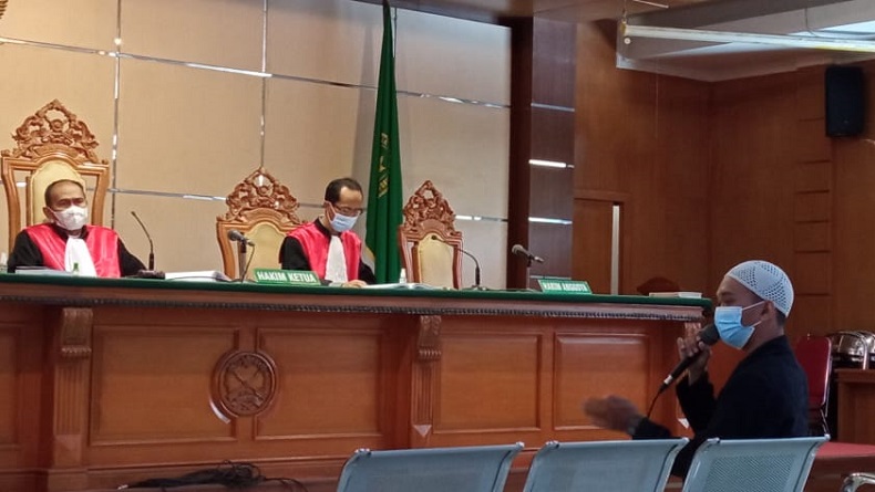 Habib Bahar Smith Ngaku Aniaya Sopir Taksi Online Gegara Istri Digoda