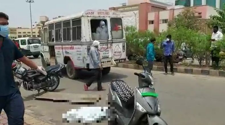 Gambaran Dahsyatnya Wabah Covid India, Pasien Loncat dari RS dan Mayat Jatuh dari Ambulans
