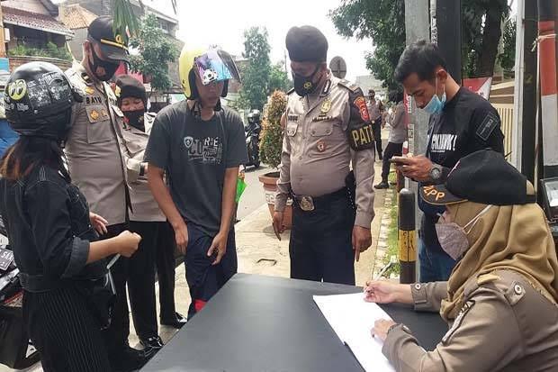 Pemudik Bawa Keluarga ke Kota Bandung Diminta Patuhi Aturan Administrasi