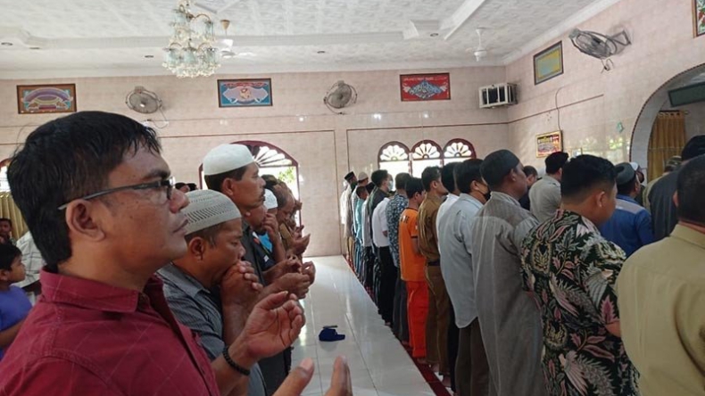 Doakan Awak KRI Nanggala, Warga Aceh Tamiang Gelar Salat Gaib