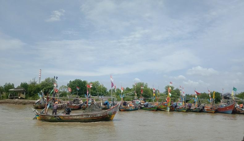 Khawatir Disekat dan Tak Punya Biaya, Warga Mundu Cirebon Nekat Mudik Lewat Laut