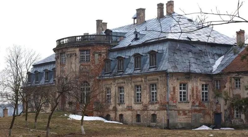 Cari 10 Ton Emas Peninggalan Adolf Hitler, Pemburu Harta Karun Akan Gali Istana