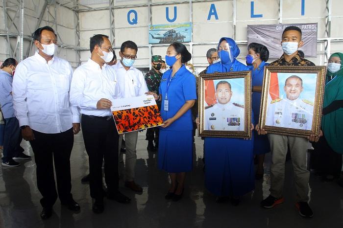 Bank Mandiri Taspen Bayar Santunan Asuransi Keluarga Korban KRI Nanggala 402