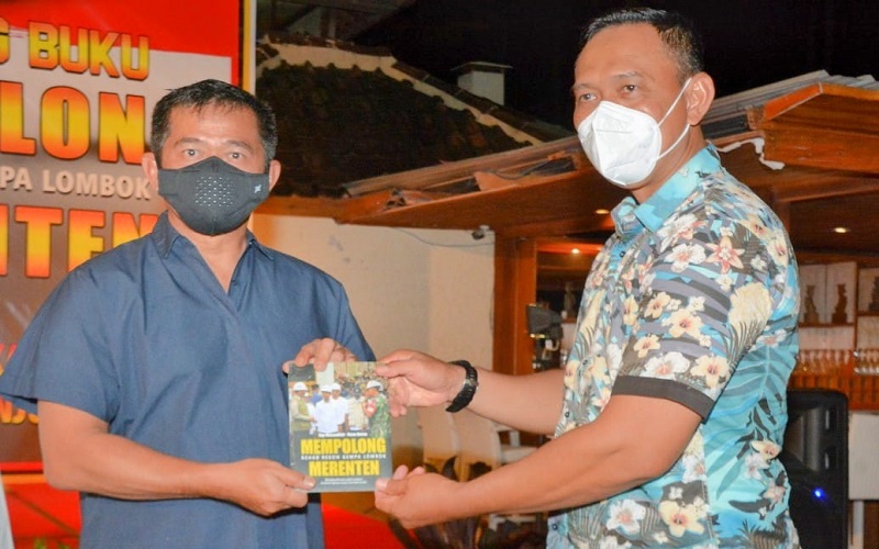 Pangdam Udayana Luncurkan Buku Mempolong Merenten Kisah Gempa Lombok