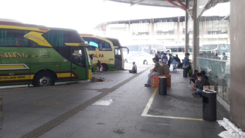 Terminal Pulo Gebang Ramai Penumpang, Didominasi Tujuan Jawa Tengah
