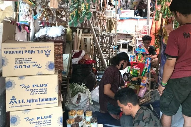 Pedagang Parcel Mulai Marak, Pembeli Masih Sepi 