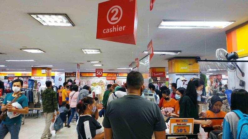Warga Malang Serbu Mal dan Pusat Pertokoan jelang Lebaran
