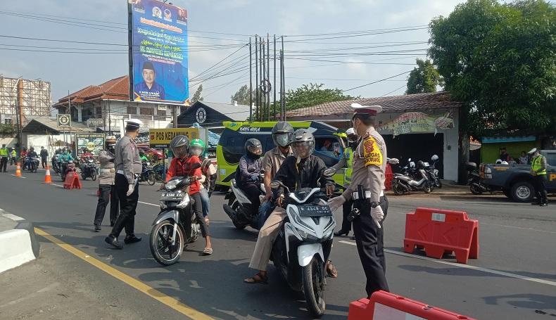 Disekat di Jalur Pantura Cirebon, Pemudik Bandel Gagal Pulang Kampung