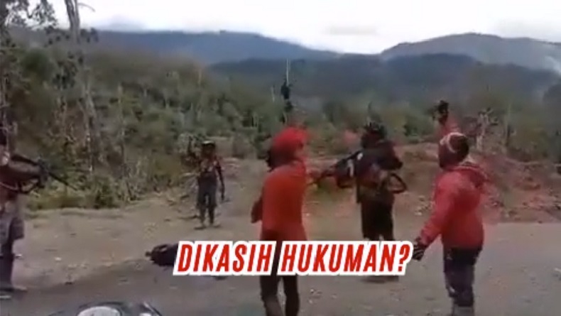  Teroris KKB Tembaki Polsek di Distrik Ilaga dan Bakar Rumah Warga