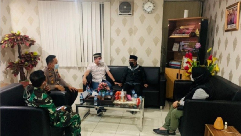 Polisi Tegur Pengurus Masjid di Bekasi Larang Jemaah Gunakan Masker