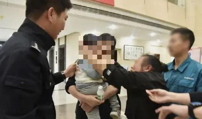 Parah, Pria Ini Jual Anak lalu Uangnya Dipakai Jalan-Jalan dengan Istri Baru