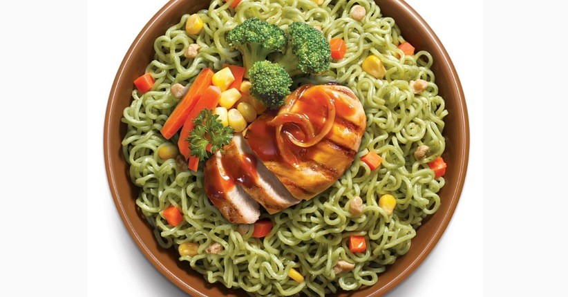 Mencicipi Mi Sehat Terbuat dari Brokoli, Lezat Ada Toping Jagung dan Wortel