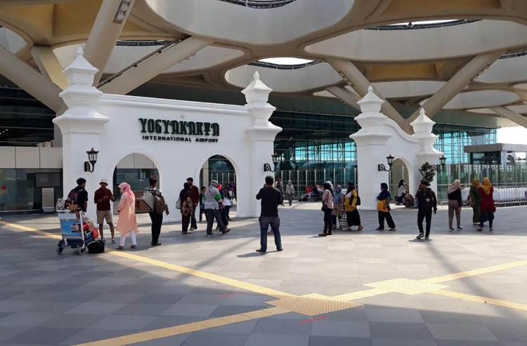 Merinding, Cerita Penumpang Bandara YIA Langsung Berdiri Dengar Indonesia Raya