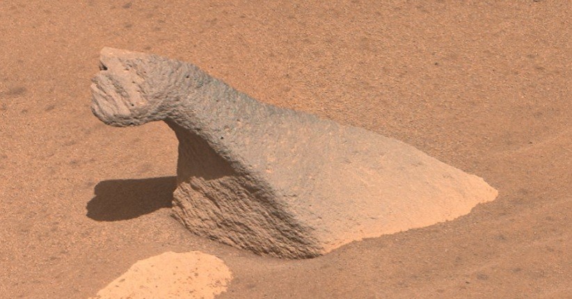 Rover Perseverance Temukan Batuan Aneh di Mars, Ada yang Berbentuk Brachiosaurus