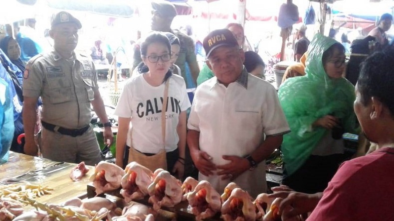 Jelang Lebaran, Harga Daging Ayam Broiler Beku asal Surabaya di Ambon Naik