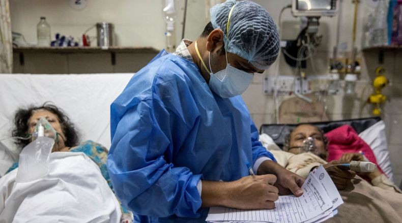 Angin Segar, Kasus Covid di India Turun Jadi 366.000 per Hari