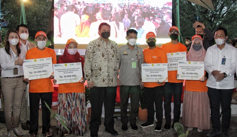 Menko Perekonomian Airlangga Lepas Ekspor Tanaman Hias di Bogor