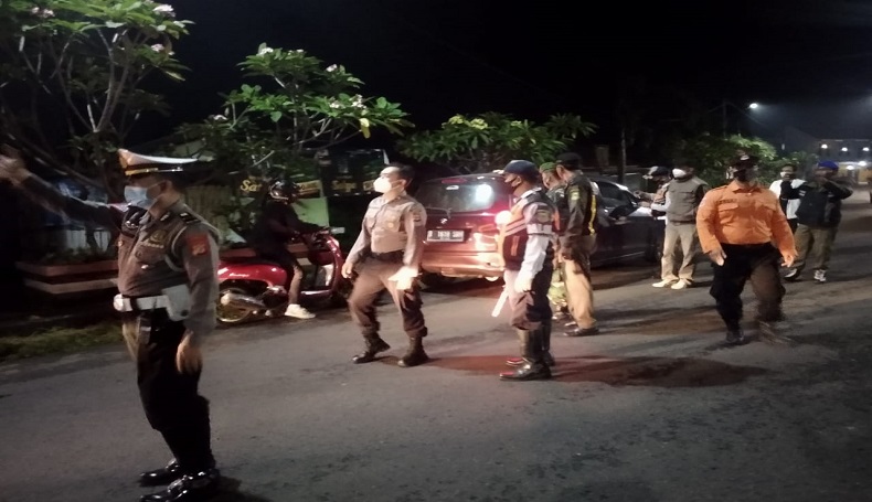 Demi Lebaran di Kuningan, Pemudik Ini Kelabui Petugas Penyekatan dengan Naik Ojek