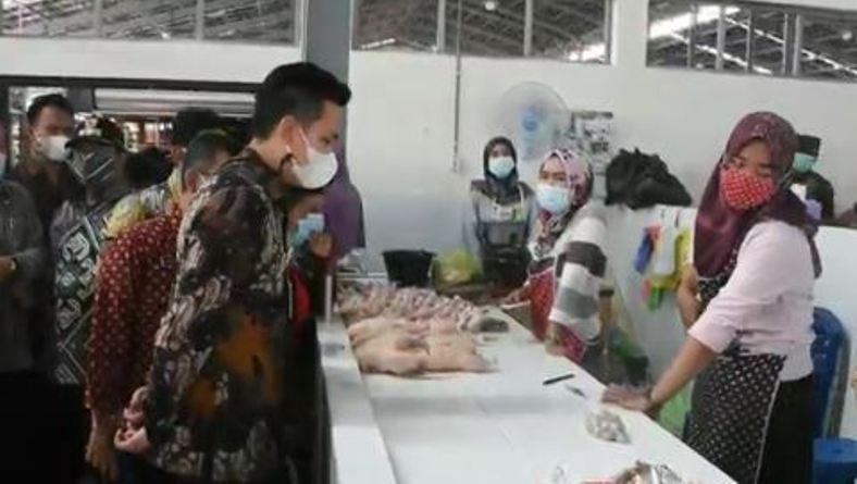 Cek Pasar Tradisional, Bupati Kendal Jamin Pasokan Sembako Aman 