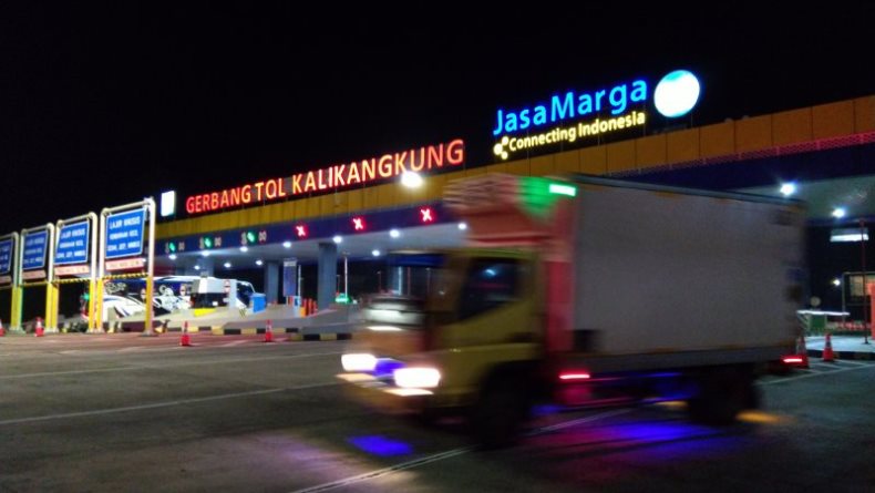 Tak Ada Penyekatan di GT Kalikangkung, Kendaraan Bebas Keluar Masuk Semarang