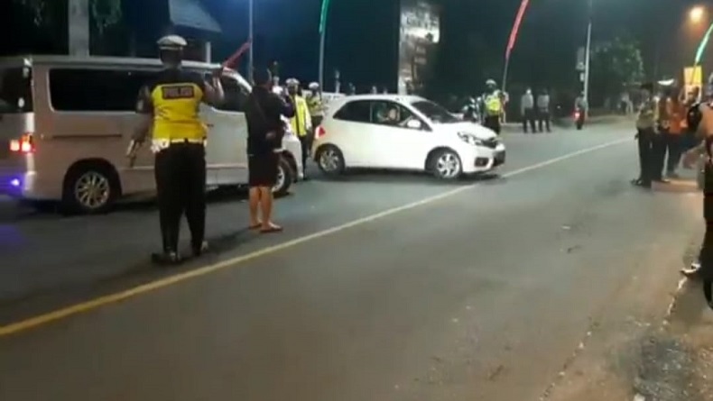Sial, Sudah Sampai Perbatasan Jabar-Jateng, Puluhan Kendaraan Pemudik Harus Putar Balik