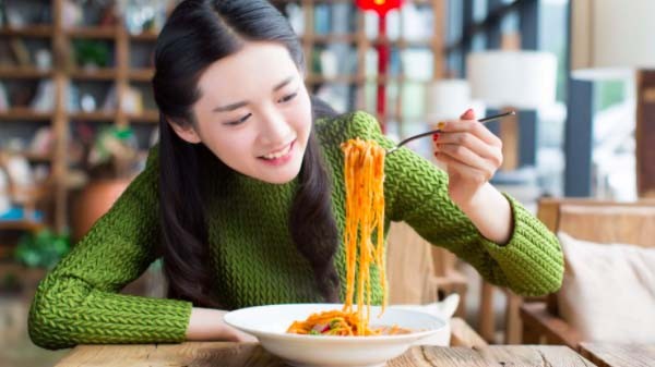 8 Cara Menambah Berat Badan, Dianjurkan Makan Camilan Sebelum Tidur