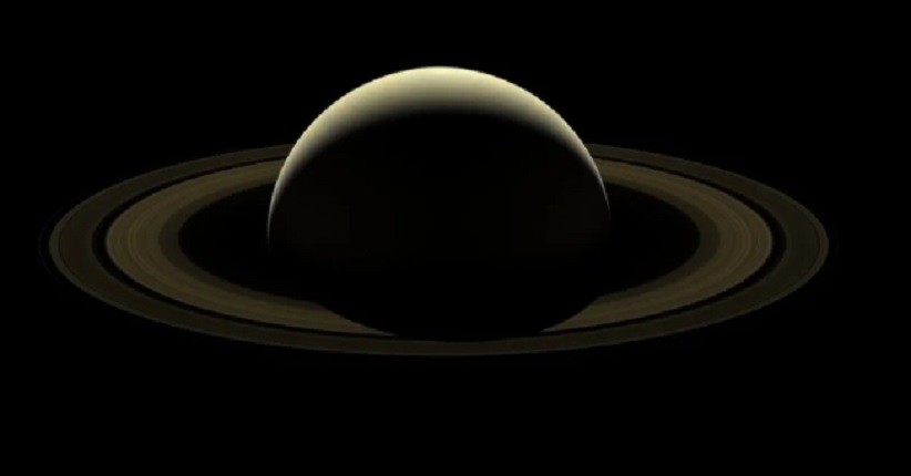 Saturnus Miliki Medan Magnet Simetris dan Aneh, Ini Penjelasannya