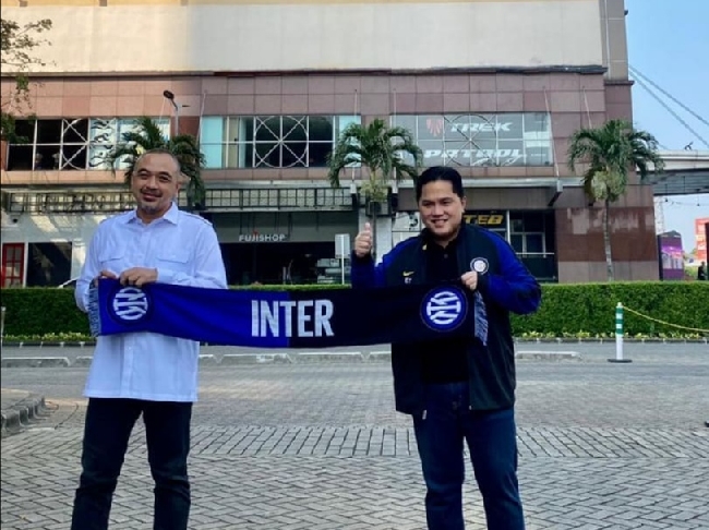 Rayakan Inter Raih Scudetto, Erick Thohir dan Bupati Tangerang Foto Bareng di STC Senayan 
