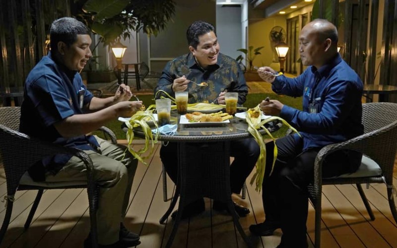 Cerita Erick Thohir Ajak Buka Puasa Pekerja yang Sudah Belasan Tahun Mengabdi
