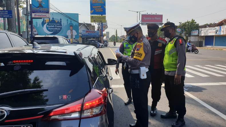 Lewati 3 Pos Penyekatan di Klaten, 12 Kendaraan Diputar Balik 