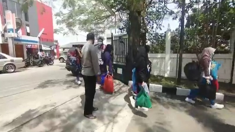 Patungan untuk Sewa Travel Gelap, Sampai Cileunyi Disekat Petugas, Gagal Mudik Deh