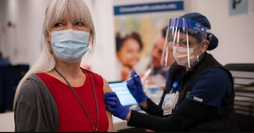 Belanja di Mal Bisa sambil Vaksinasi Covid-19, Daftarnya secara Online