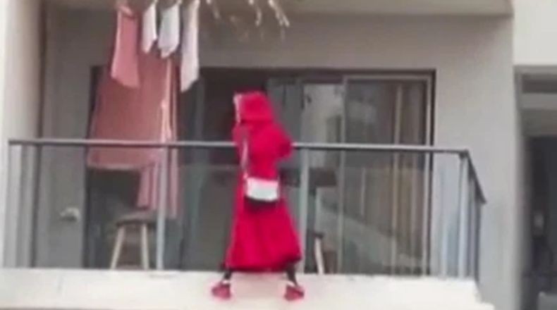 Viral, Perempuan Tewas Jatuh dari Lantai 25 Apartemen saat Rekaman Video untuk Medsos