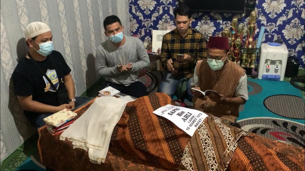 Tangis dan Doa Sambut Kedatangan Jenazah Sapri Pantun di Rumah Duka 