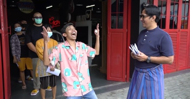 Andre Taulany Bagi-Bagi THR ke Karyawan, Dede juga Dapat: Alhamdulillah Pak Haji