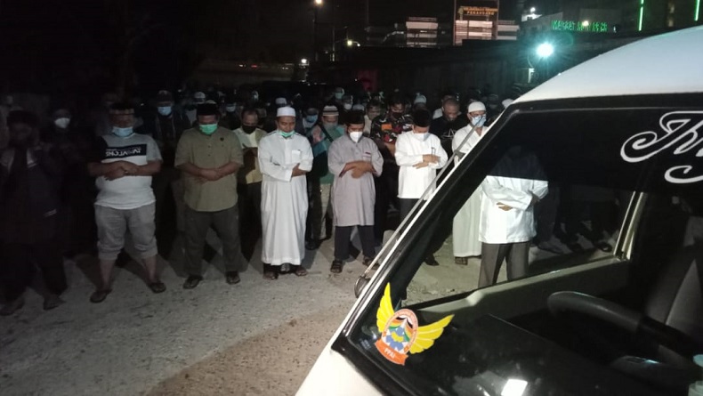 Jenazah Tengku Zulkarnain Disholatkan di Dalam Ambulans