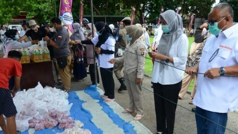 Pasar Serba Rp7.500 di Polda Gorontalo Disambut Antusias, Pembeli Wajib Pakai Masker