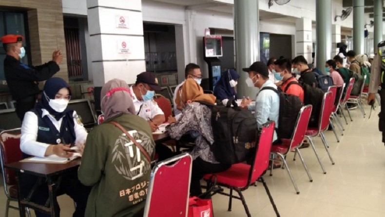 800 Orang Berangkat dari Stasiun Pasar Senen Tujuan Tegal, Purwosari dan Purwokerto