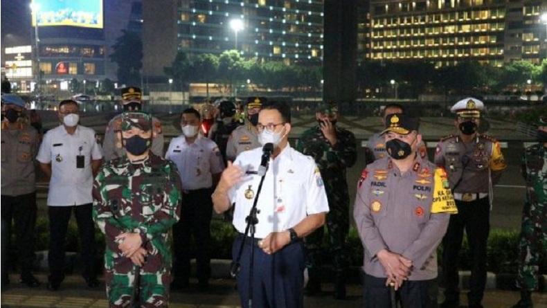 Anies Ajak Warga Jakarta Sholat Id di Rumah