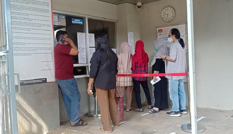 Keluarga Tahanan Mulai Datangi Rutan KPK