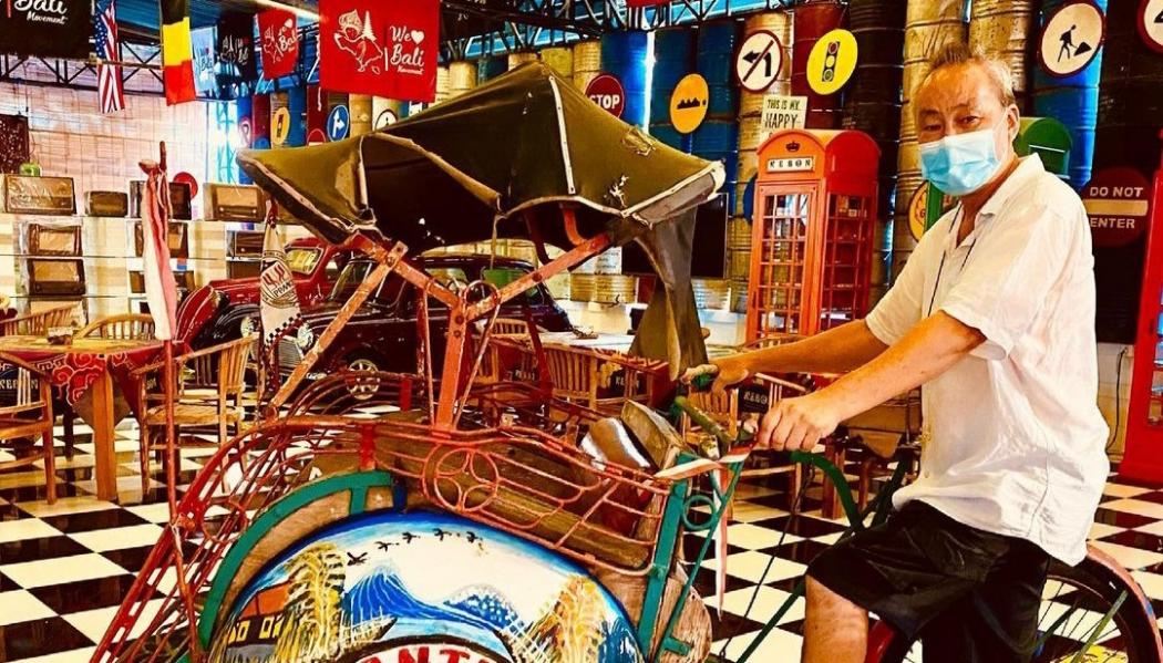 Pria Ini Simpan Harta Karun 100 Mobil Klasik Langka Seharga Ratusan Miliar Rupiah di Bali 