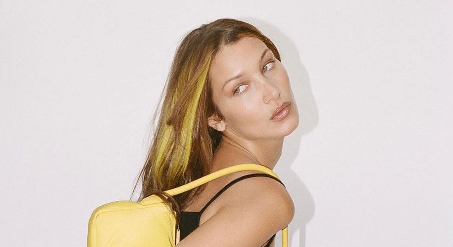 Bela Palestina, Model Bella Hadid Tampil Memesona 