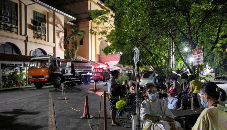 Rumah Sakit Umum Filipina Rujukan Covid Terbakar, Puluhan Pasien Dievakuasi