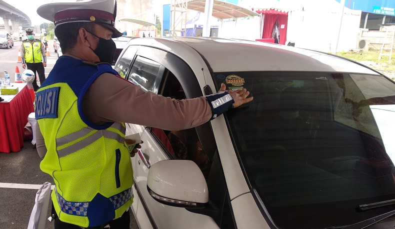 Pemudik Negatif Covid Ditandai dengan Stiker Khusus, Reaktif Dibawa ke RS Wisma Atlet