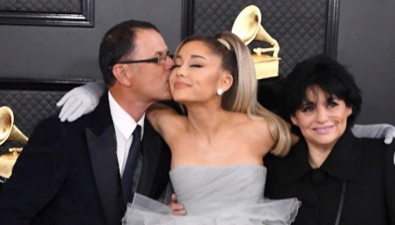 Hanya Dihadiri Kerabat Terdekat, Begini Pernikahan Ariana Grande dan Dalton Gomez 