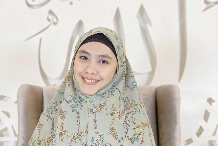 Disebut sebagai Istri Siri Almarhum Uje, Ini Penjelasan Oki Setiana Dewi