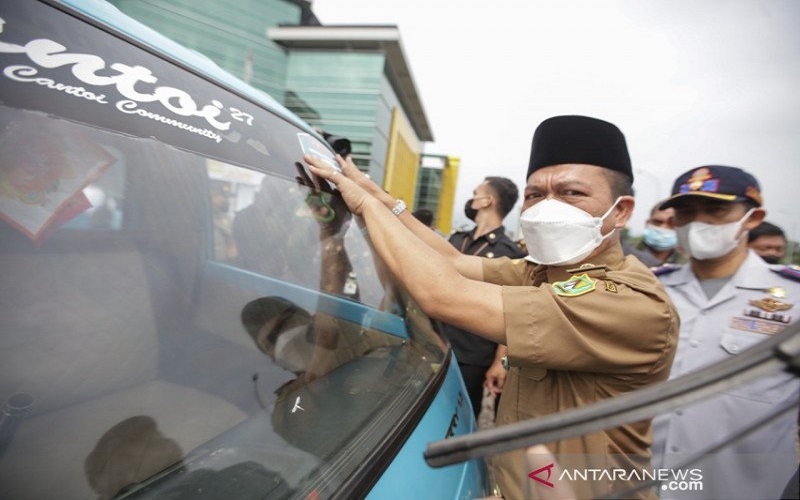 105 Angkot dan 5 Bus Antarkan 742 Lansia di Kabupaten Bandung Jalani Vaksinasi Covid