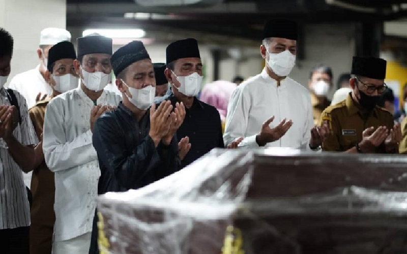 7 Rukun Shalat Jenazah Lengkap dengan Bacaan Niat serta Doa untuk Mayit